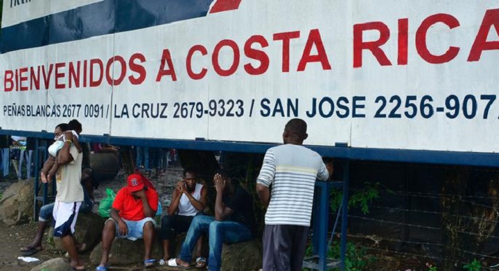 Costa Rica cambia reglamentos para evitar “abuso” migratorio