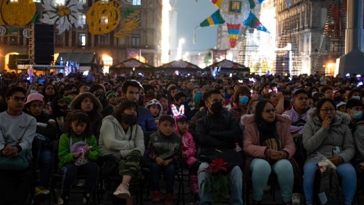 La película “Pinocho” de Guillermo del Toro reunió a 10 mil personas en el Zócalo capitalino