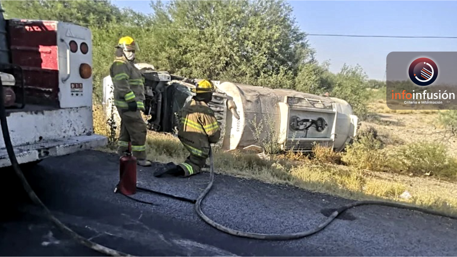 Vuelca pipa de Pemex en carretera Gómez Palacio-Jiménez