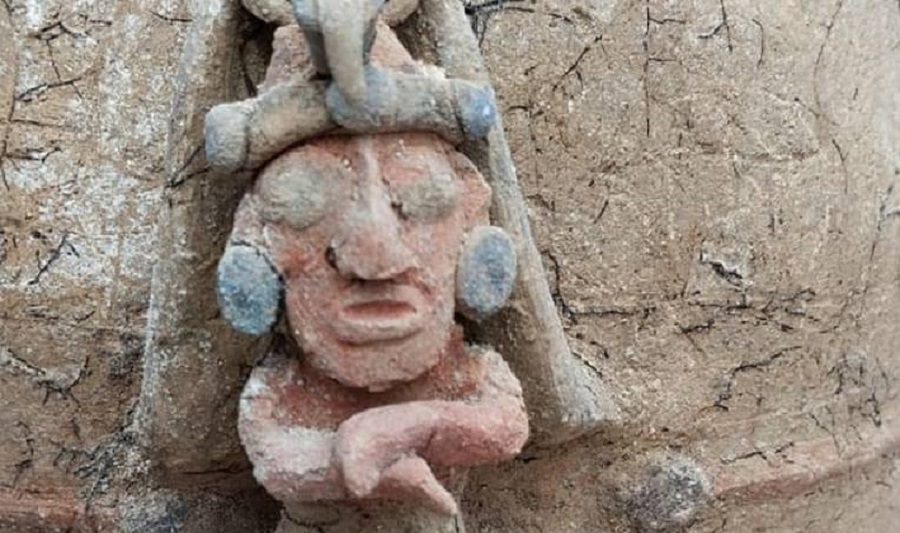 Descubren Urna Funeraria Con La Imagen Del Dios Del Maíz Durante Obras ...