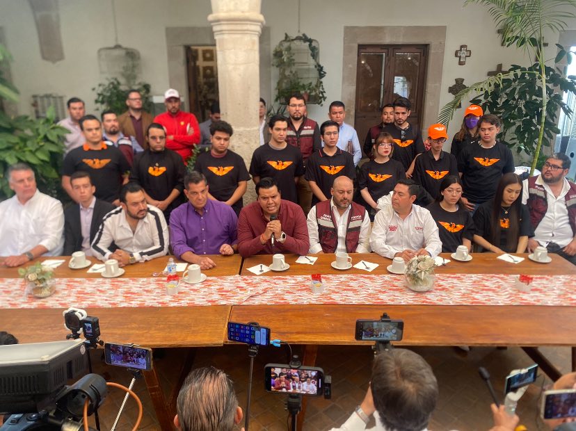 Liderazgos de Movimiento Ciudadano se suman al doctor Enríquez