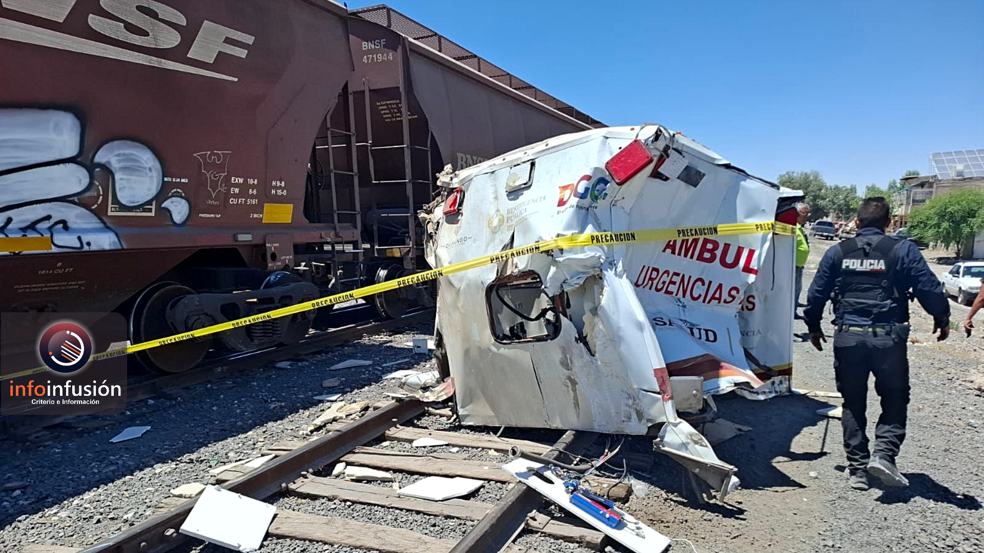 Nuevecita, ambulancia es embestida por tren en Mapimí