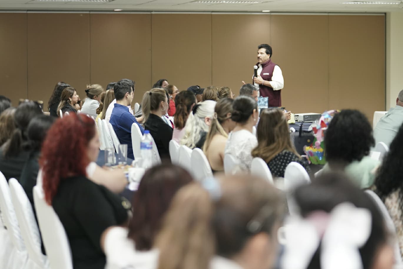 Durango tendrá futuro: Impulsaremos el empleo para nuestros profesionistas: José Ramón Enríquez