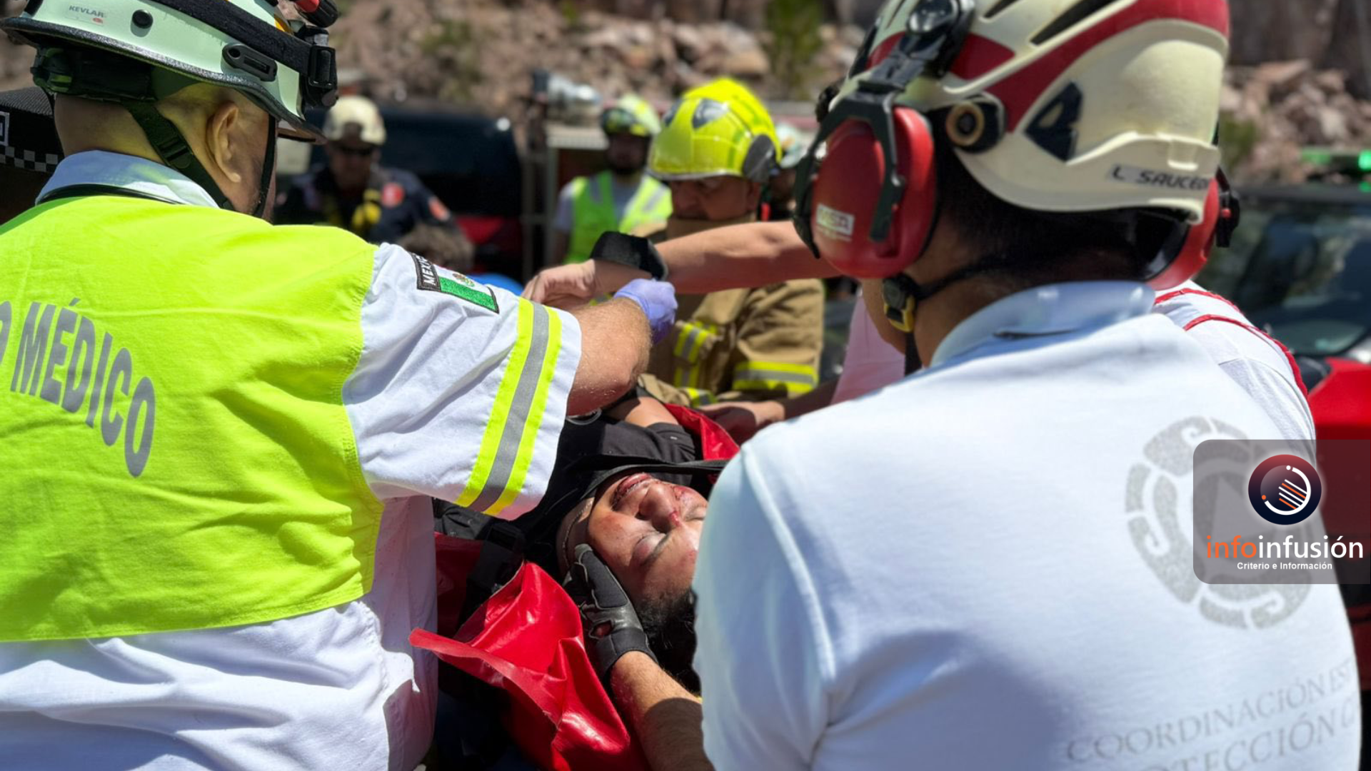 Vehículo cae a barranco de 90 metros en la Durango-Mazatlán; hay seis lesionados
