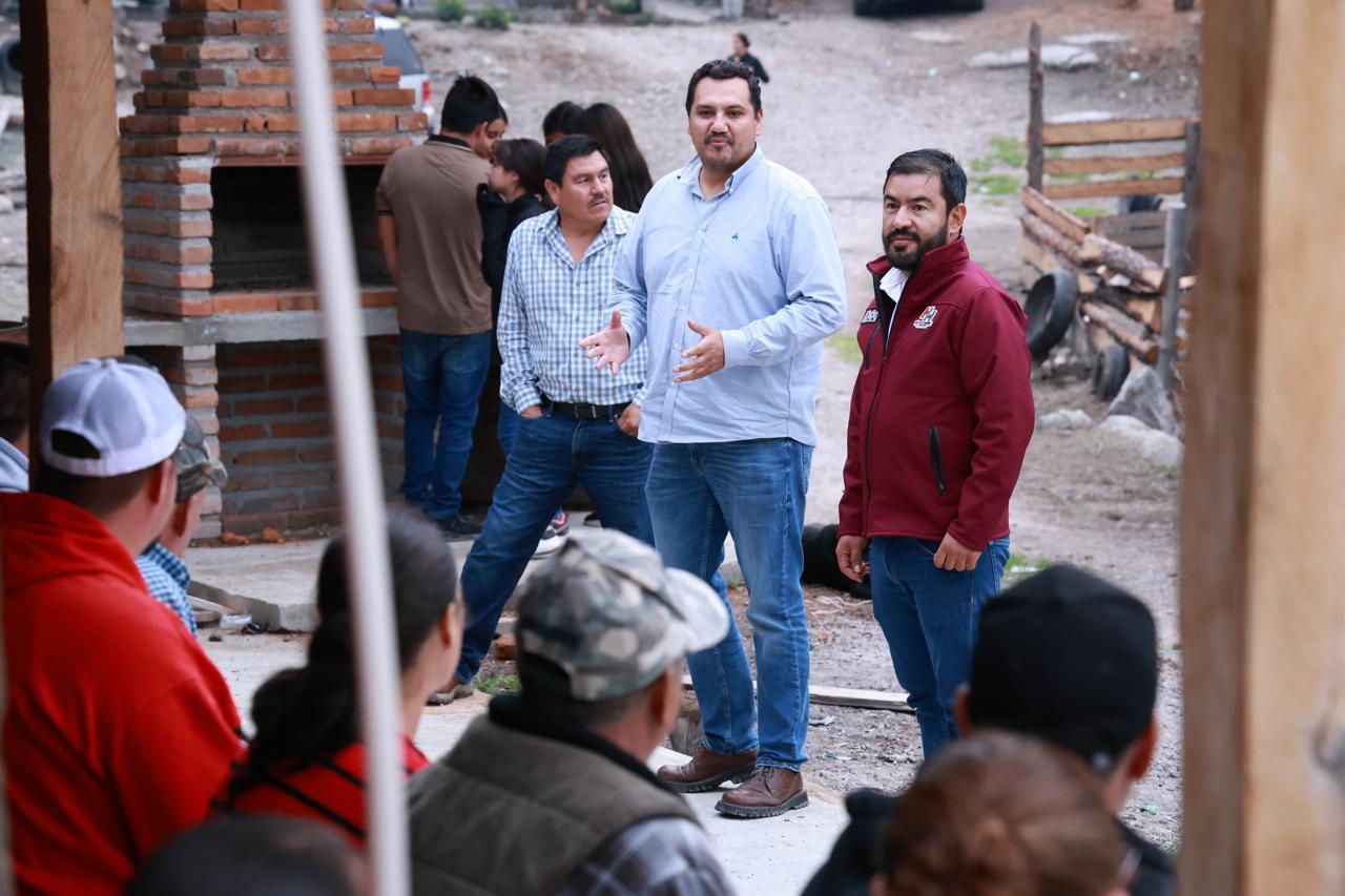 Héctor Herrera y alcalde electo Ramón Sánchez recorren comunidades alejadas de Tepehuanes