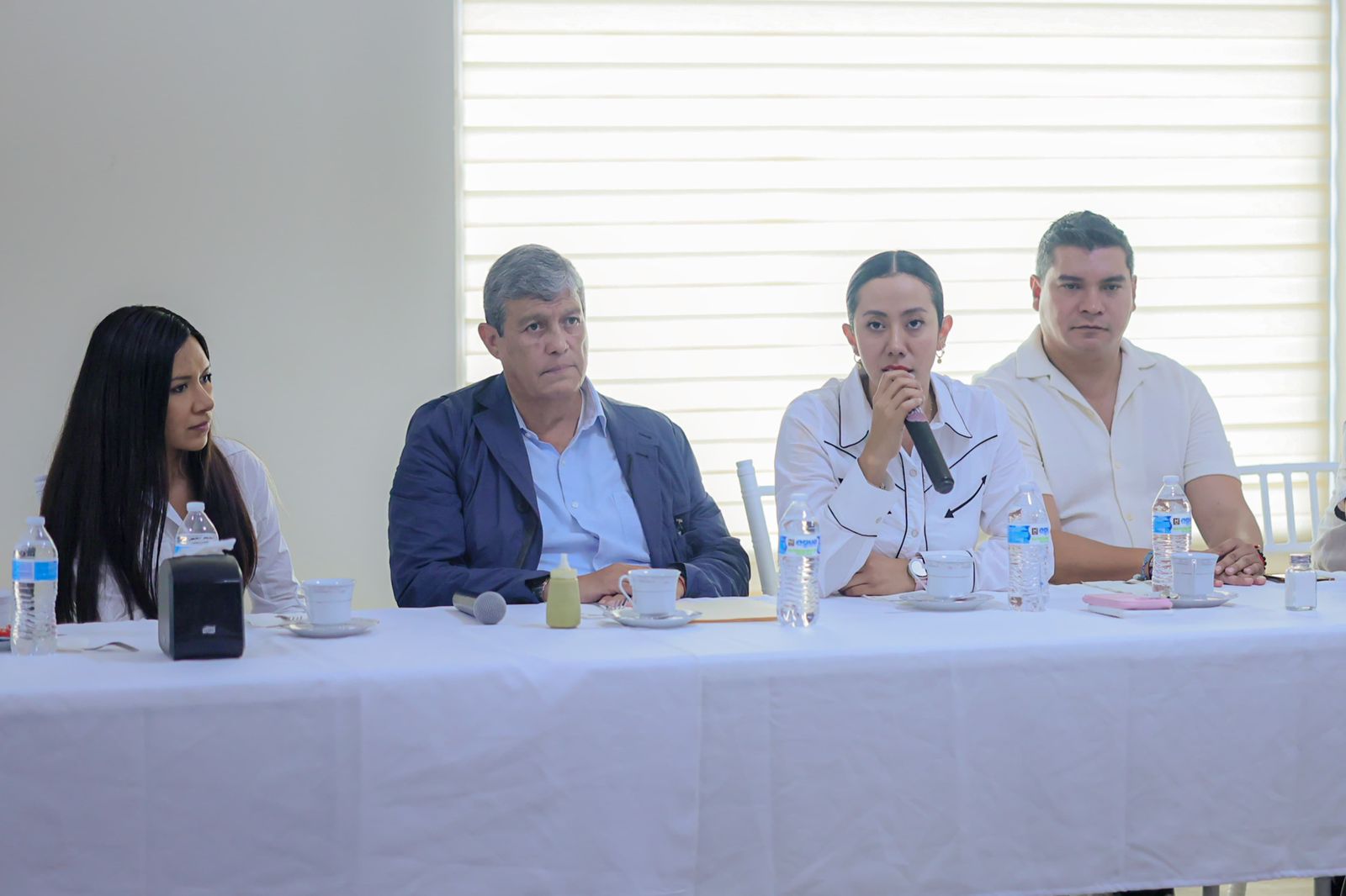 “En mí tienen una amiga”, declara Betzabé Martínez en su encuentro con medios de comunicación