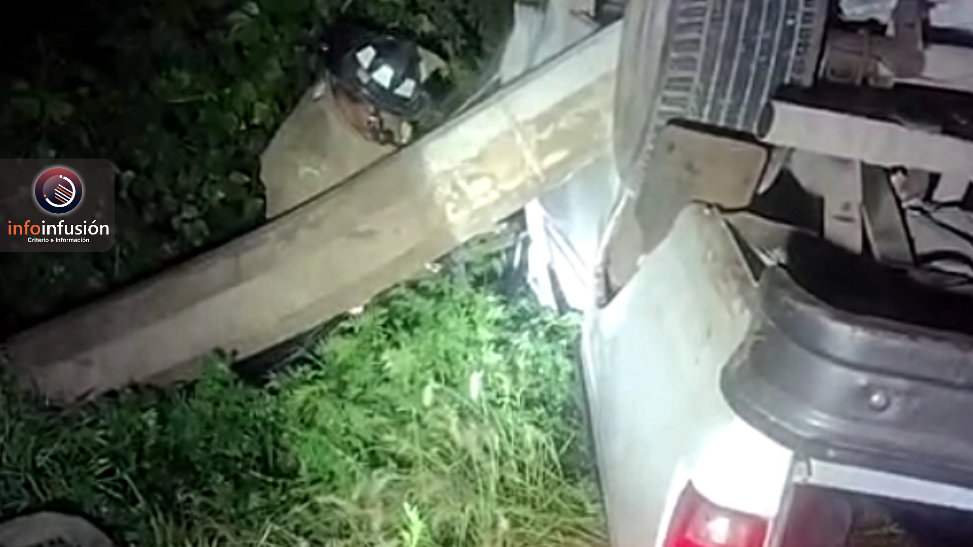 Tres jóvenes heridos tras volcadura en camino a El Nayar