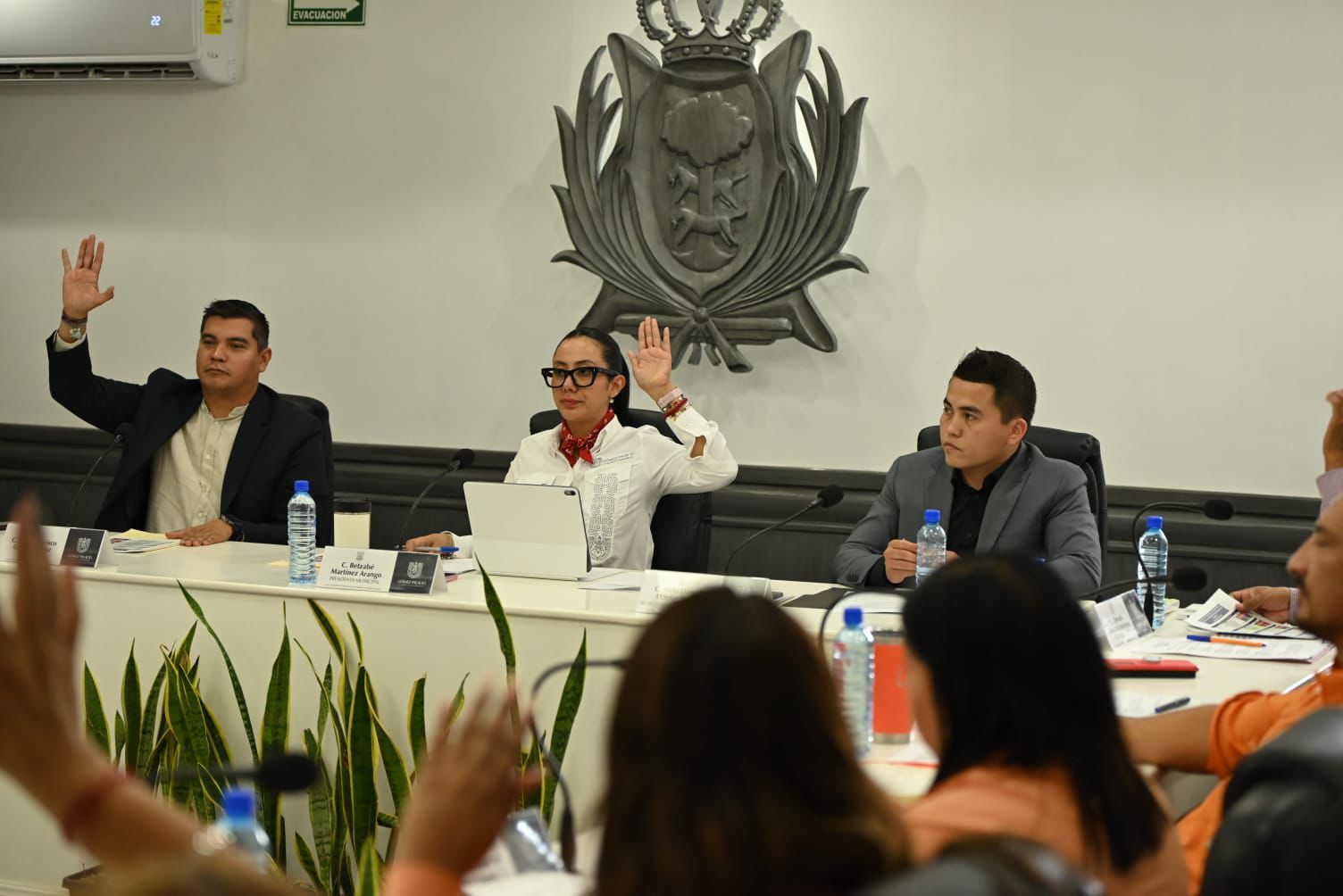 De manera unánime, Cabildo de Gómez Palacio aprueba la integración de las directivas de SIDEAPAAR y de la Expo Feria