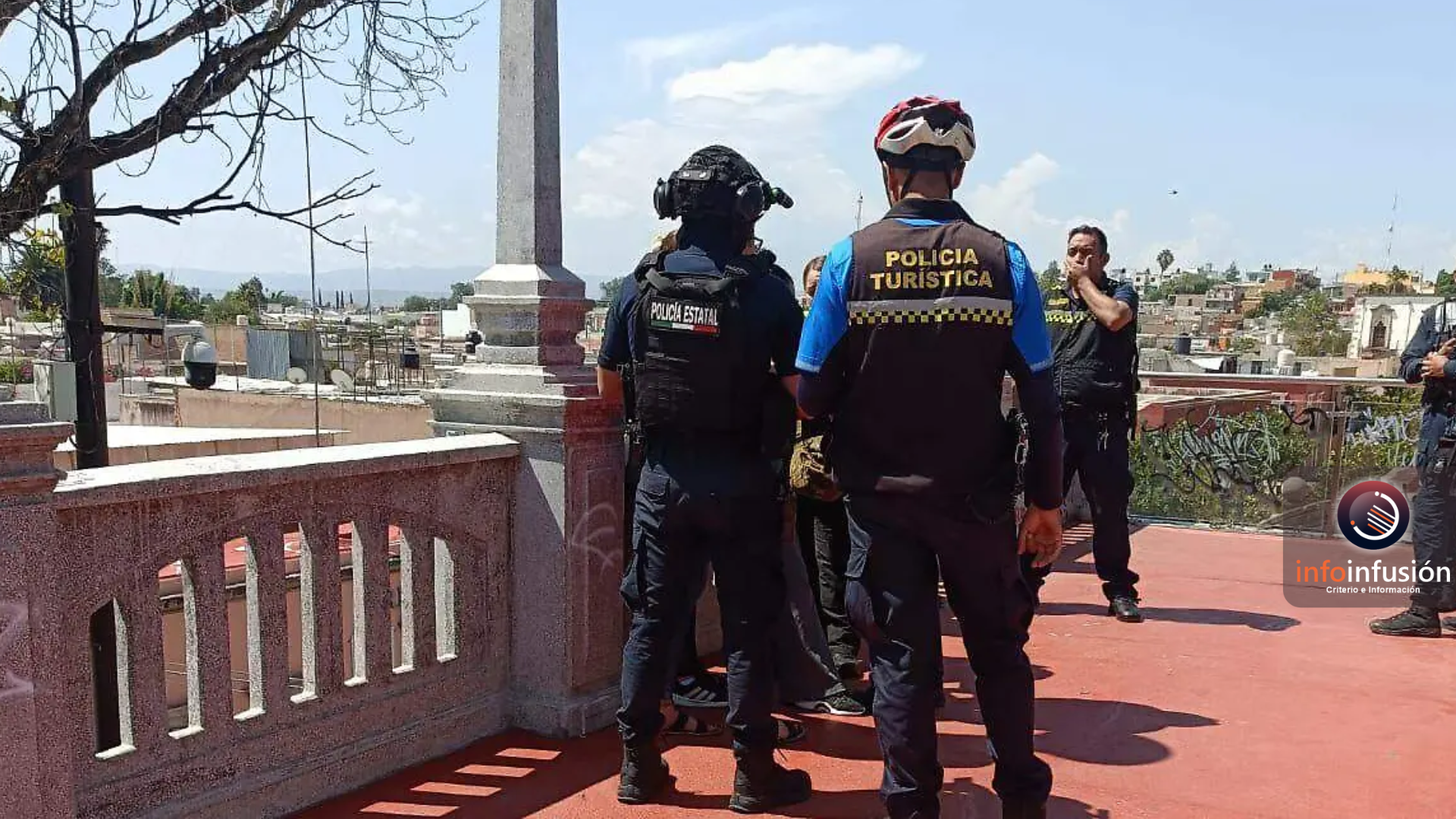 Muere hombre tras arrojarse del puente de Analco