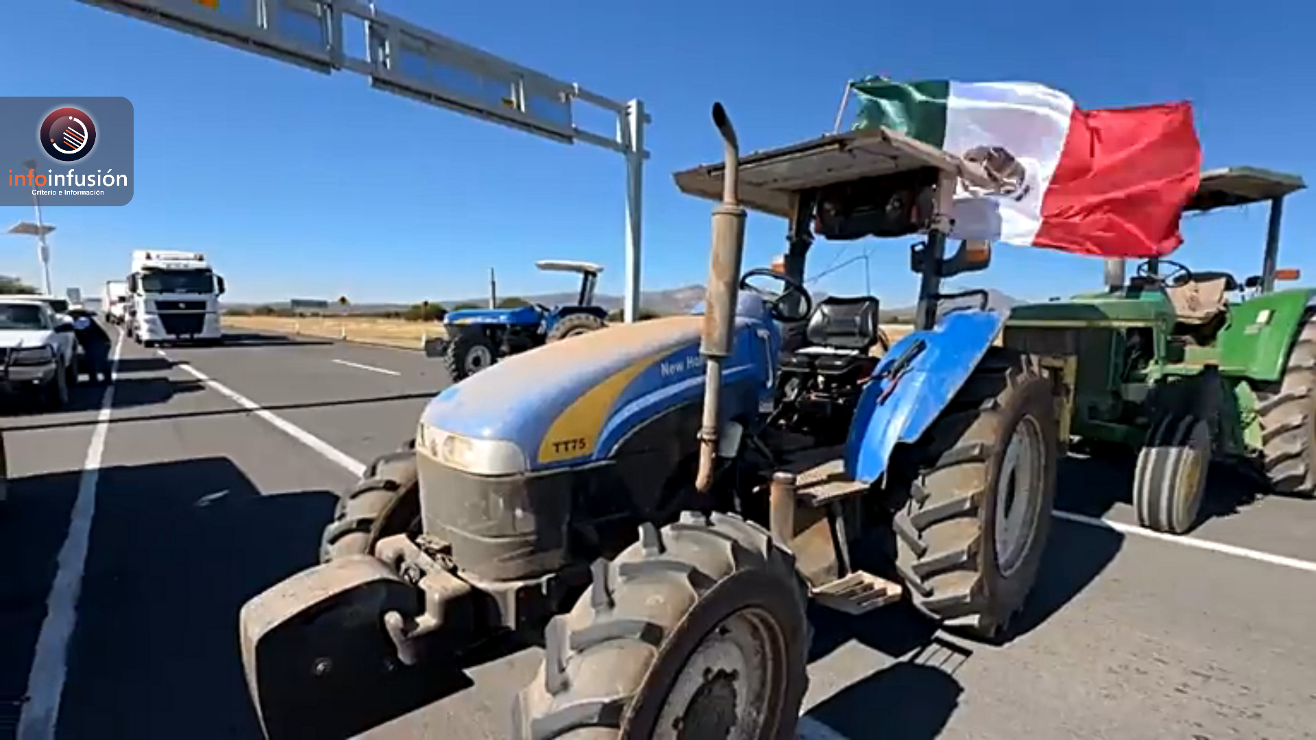 Productores de frijol toman autopista y carretera libre Durango-Torreón