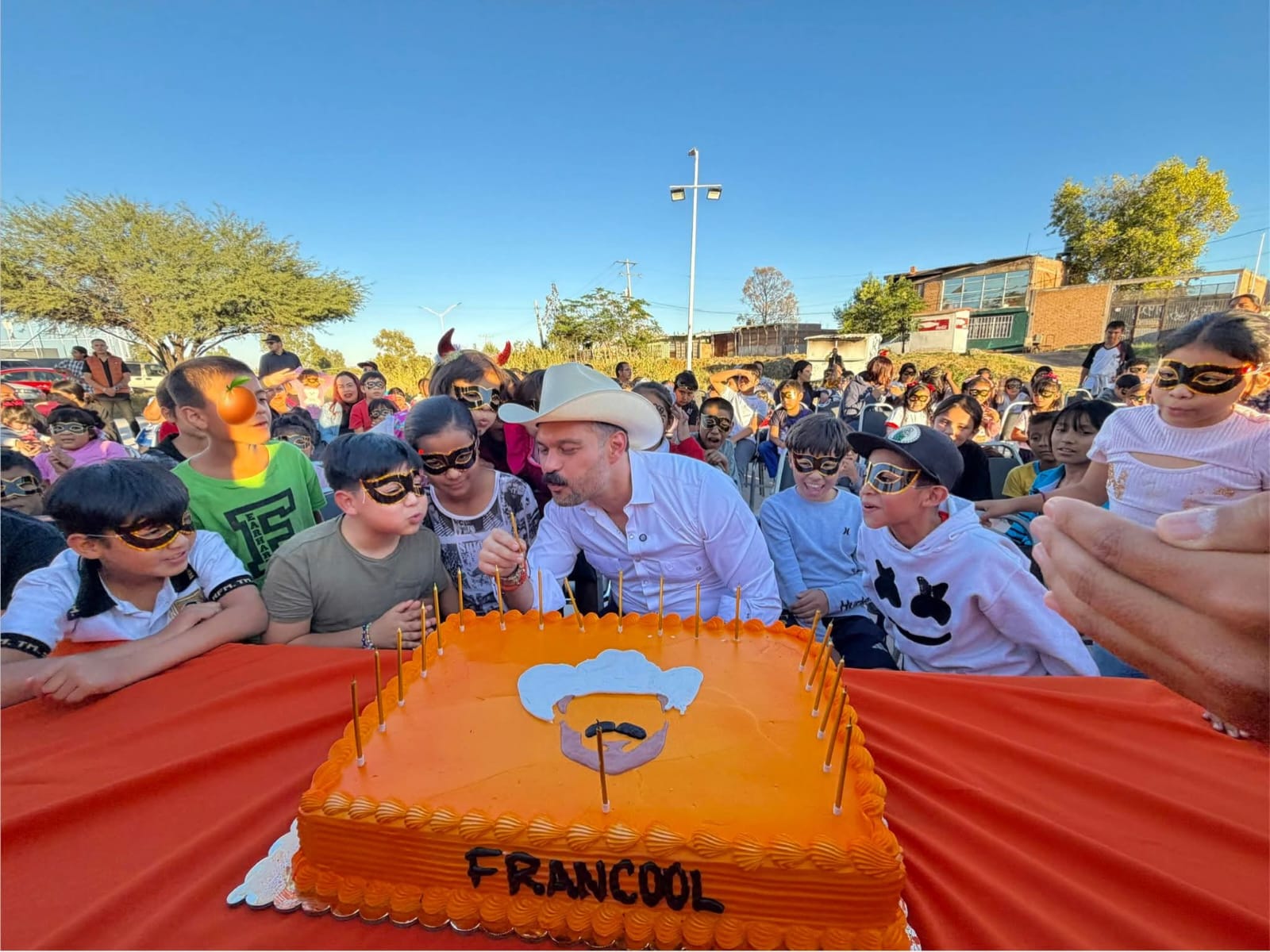 Refuerza Pancho Franco trabajo territorial en colonias