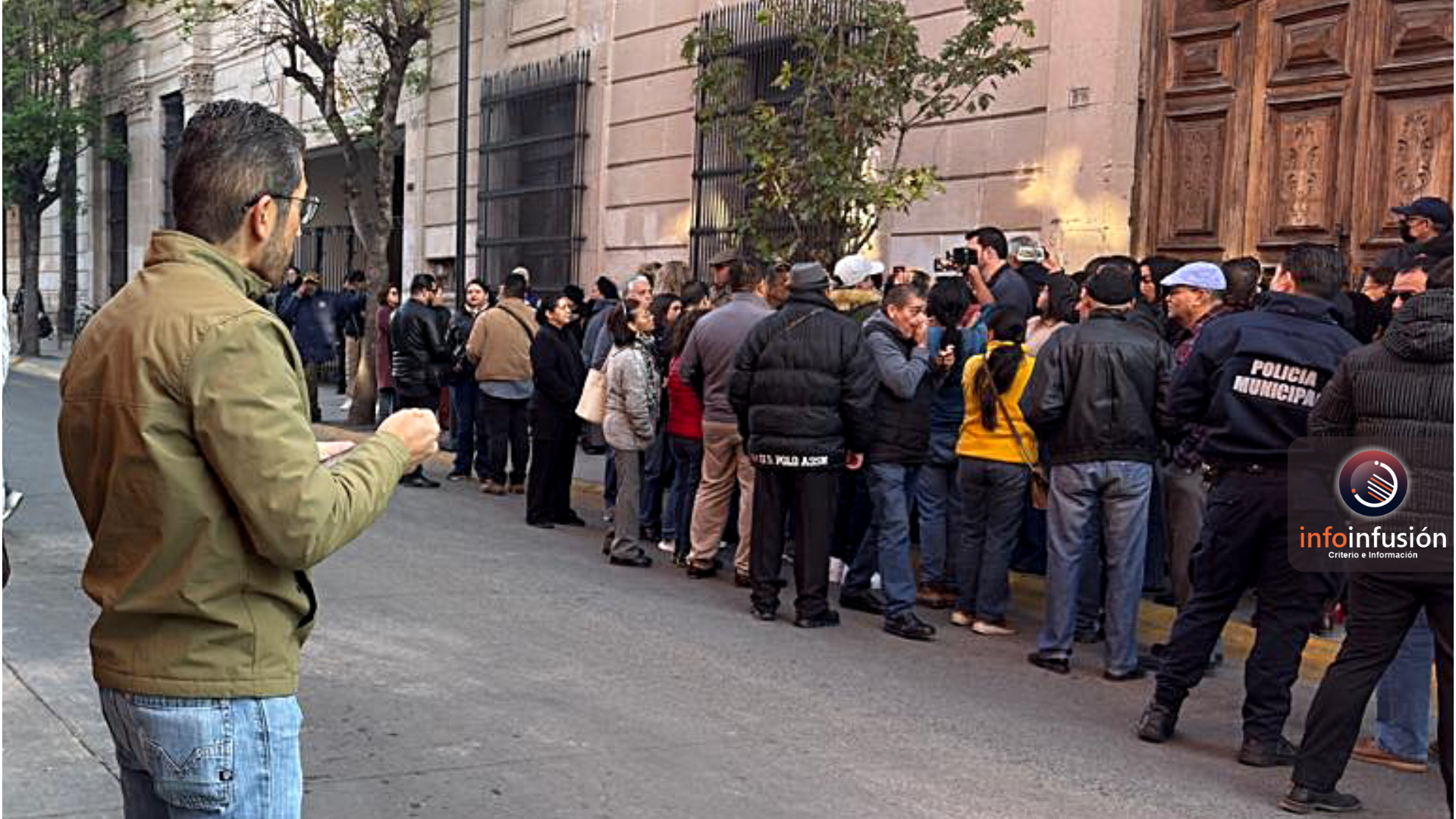 Suspenden sesión de Cabildo y eluden a inconformes con predial